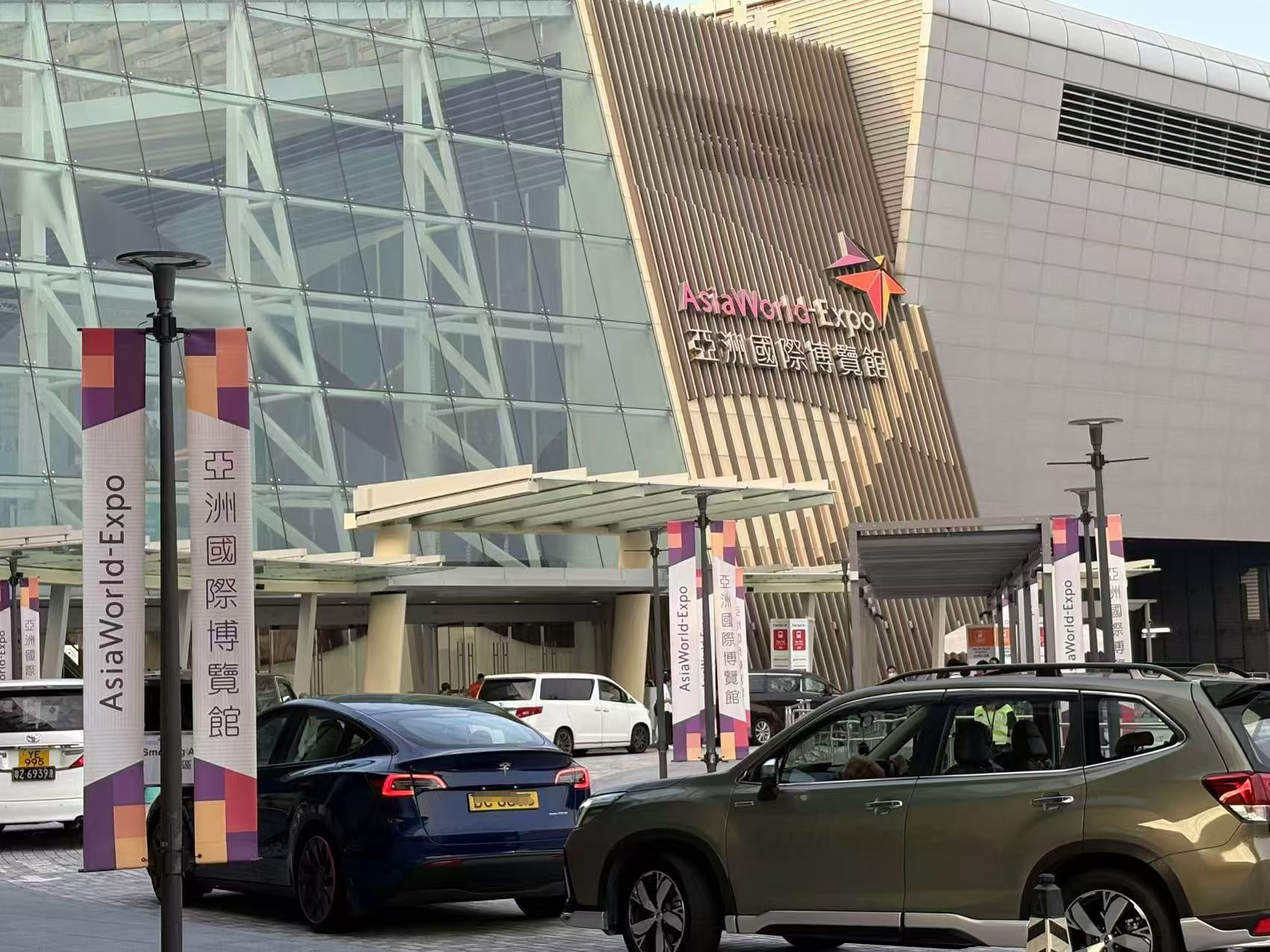 GY konpainiak urriaren 27an Hong Kongen egindako Global Sources kanpoko jarduera produktuen erakusketan parte hartzeak arrakasta handia izan zuen eta bezero berri asko erakarri zituen.